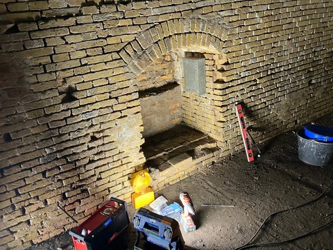 Eiskeller unterhalb der Schützenkoppel wird beleuchtet