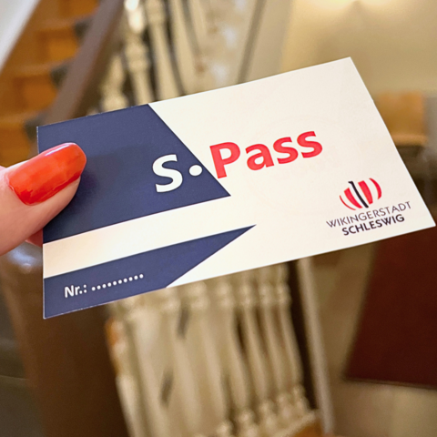 Das Foto zeigt den S-Pass der Stadt Schleswig.