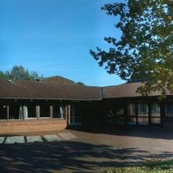 Bild der Peter-Härtling-Schule von außen