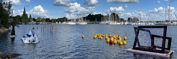 Schwimmende Objekte auf der Schlei