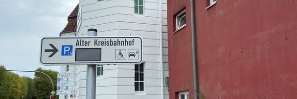Dynamische Anzeigetafel in der Königstraße vor dem Alten Kreisbahnhof