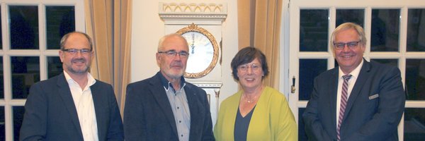 Bild zeigt : v. l. n. r: Oberst a.D. Harry Preetz (Leiter der Sektion Rendsburg, Gesellschaft für Sicherheitspolitik e.V.), Dr. Ingmar Soll (Vorsitzender Arbeitskreis Reserveoffiziere Eckernförde), Dr. Sabine Sütterlin-Waack (Ministerin für Inneres, Kommunales, Wohnen und Sport des Landes Schleswig-Holstein), Stephan Dose (Bürgermeister Stadt Schleswig)