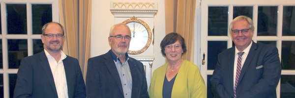 Bild zeigt : v. l. n. r: Oberst a.D. Harry Preetz (Leiter der Sektion Rendsburg, Gesellschaft für Sicherheitspolitik e.V.), Dr. Ingmar Soll (Vorsitzender Arbeitskreis Reserveoffiziere Eckernförde), Dr. Sabine Sütterlin-Waack (Ministerin für Inneres, Kommunales, Wohnen und Sport des Landes Schleswig-Holstein), Stephan Dose (Bürgermeister Stadt Schleswig)