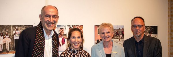 Von links nach rechts: Peter-Matthias Gaede, Deutsches Komitee UNICEF und Jurymitglied; Patricia Krivanek, ehrenvolle Erwähnung; Dr. Dörte Beier, Museumsleiterin Stadtmuseum Schleswig; Markus Seewald, Gesamtleiter UNICEF-Foto des Jahres