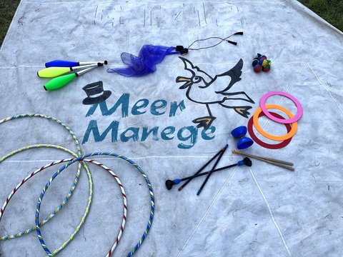 Zirkus Requisiten des MeerManege Mitmachzirkusses. 