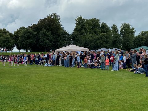 2. Schleswiger Bürger_innenfest zog im Alleestadion viele Menschen an