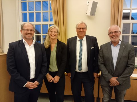 Dr. Ingmar Soll (Oberst d.R.) – Vorsitzender Arbeitskreis Reserveoffiziere Schlei-Förde, Dr. Janka Oertel - Direktorin des Asienprogramms sowie Senior Policy Fellow beim European Council on Foreign Relations, deutsche Politikwissenschaftlerin und Sinologin, Stephan Dose, Bürgermeister und Harry Preetz (Oberst a.D.) – Sektionsleiter Gesellschaft für Sicherheitspolitik e.V. im Ständesaal