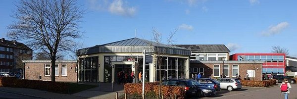 Dannewerkschule Dannewerkschule mit Mensa von außen
