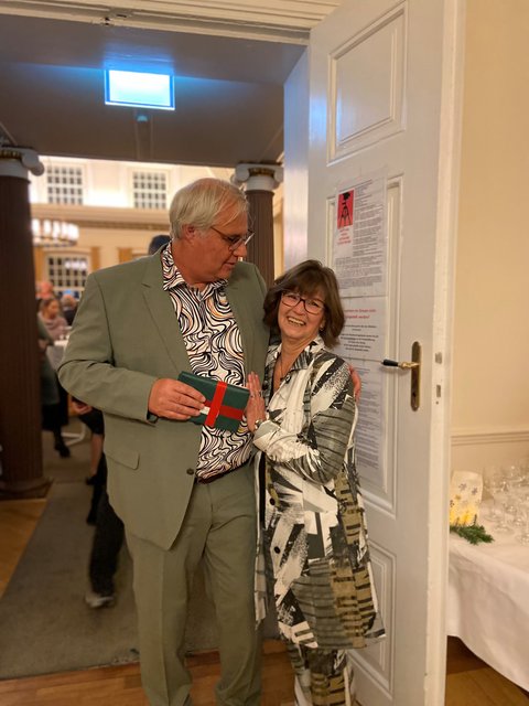 Stephan Dose schaut seine Frau Ute Dose an